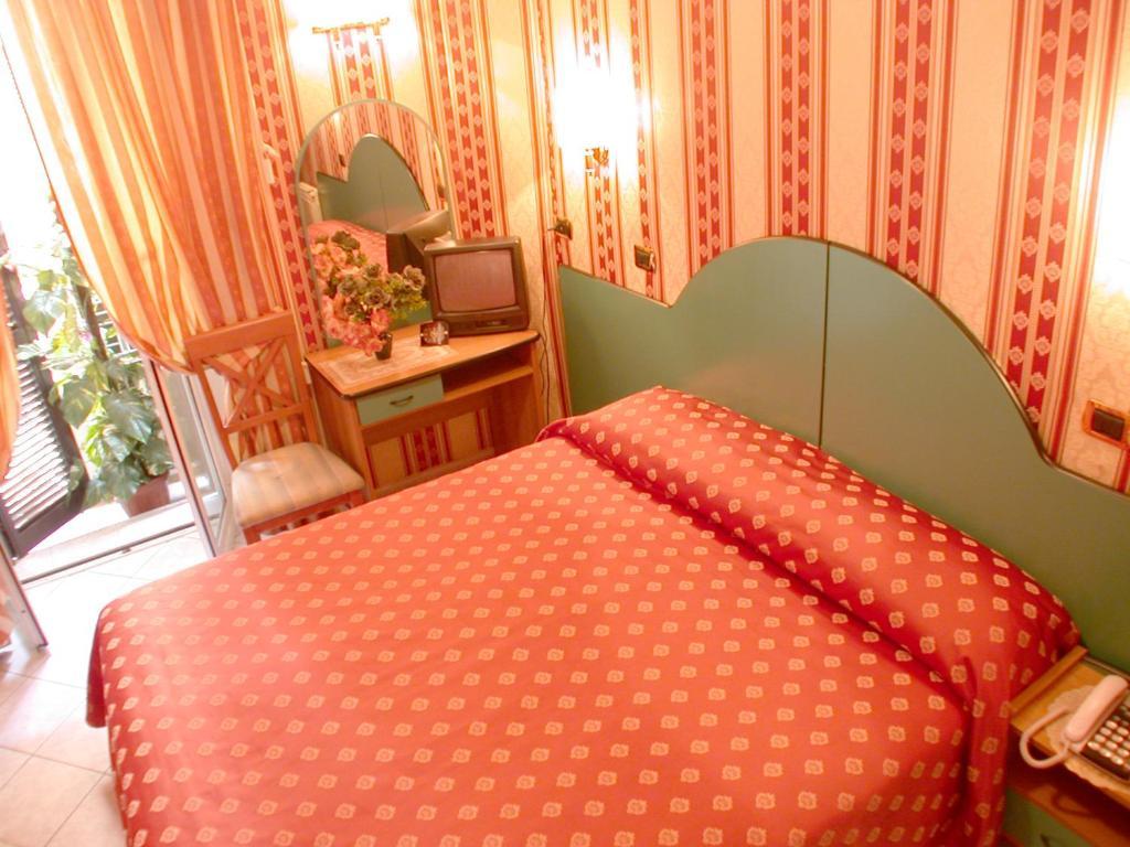 Hotel Hollywood Roma Exterior foto