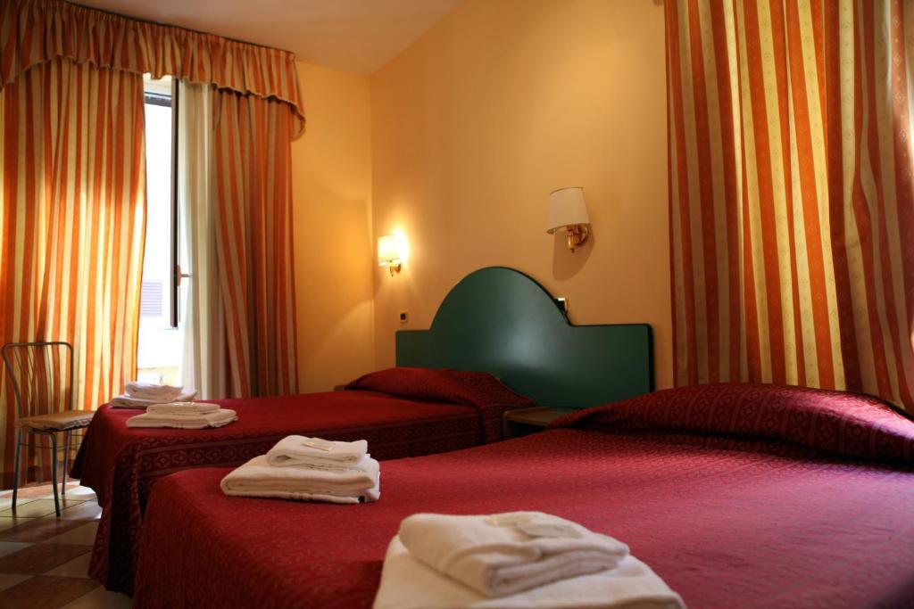 Hotel Hollywood Roma Quarto foto
