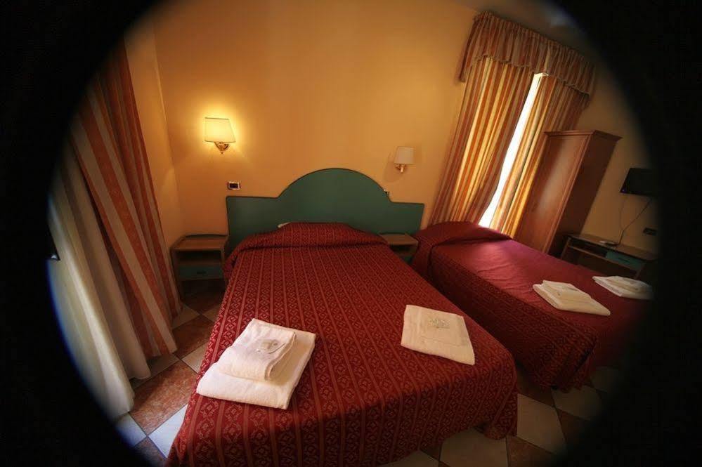 Hotel Hollywood Roma Exterior foto