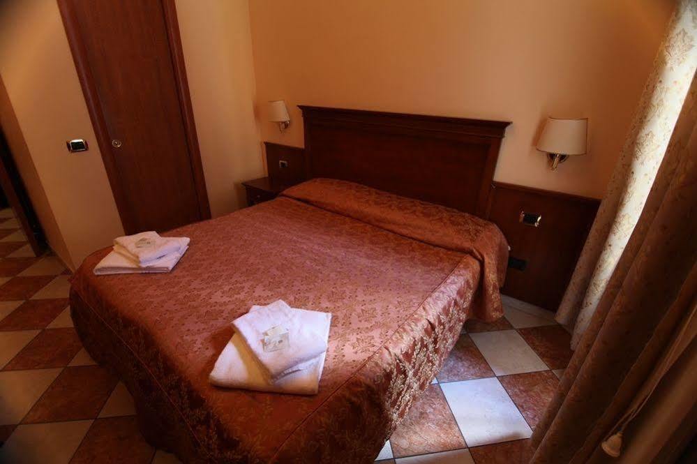 Hotel Hollywood Roma Exterior foto